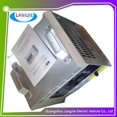 qualité  Lead Acid Car Battery Charger Suitable For Compact Design Of Electric Club Cars usine