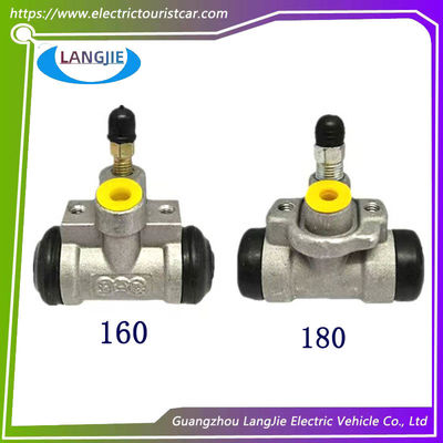 Un bon prix. Des cylindres de frein avant et arrière pour 160 et 180 voitures de tourisme et de patrouille. en ligne